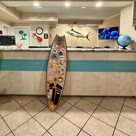 Hole Inn The Wall Hotel - Fort Walton Beach - Sunset Plaza - Nearby Beaches & Hurlburt Exterior photo