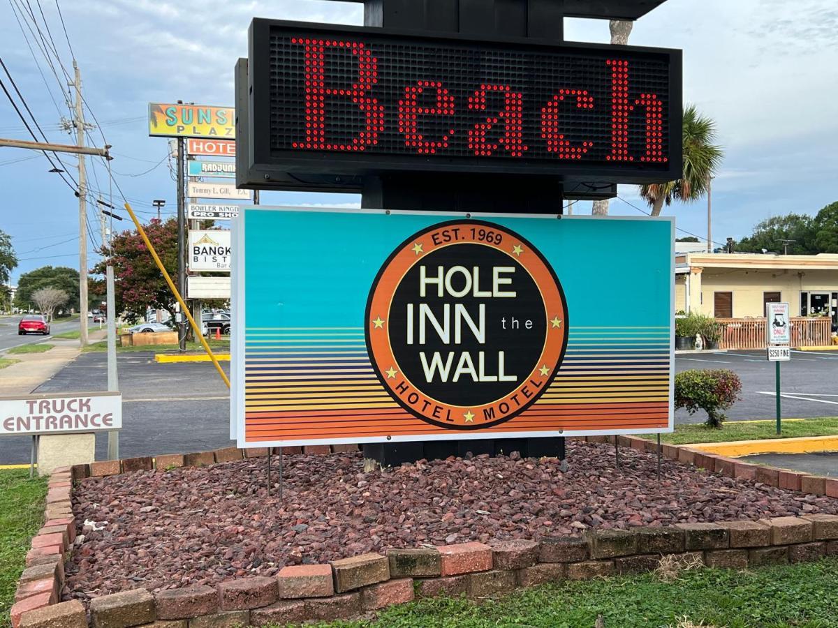 Hole Inn The Wall Hotel - Fort Walton Beach - Sunset Plaza - Near Beaches & Hurlburt Exterior photo