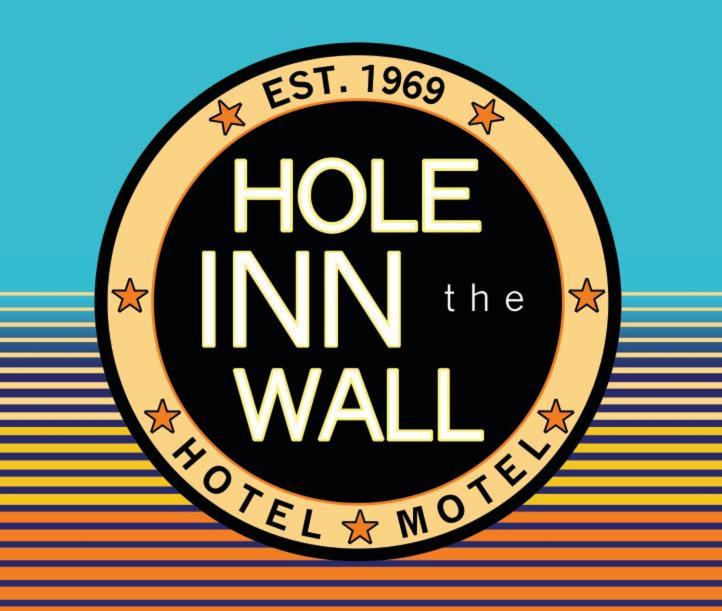 Hole Inn The Wall Hotel - Fort Walton Beach - Sunset Plaza - Nearby Beaches & Hurlburt Exterior photo